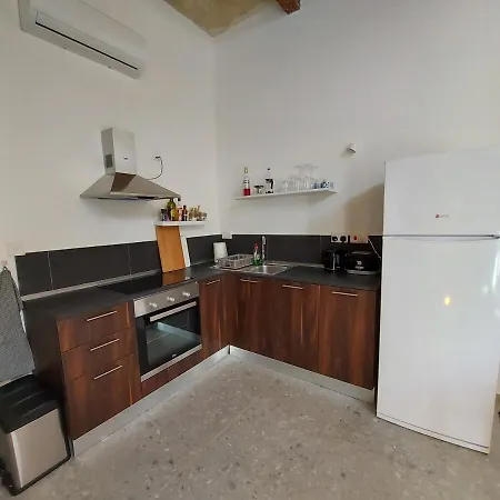Gunlayer - Flat 3 Apartman